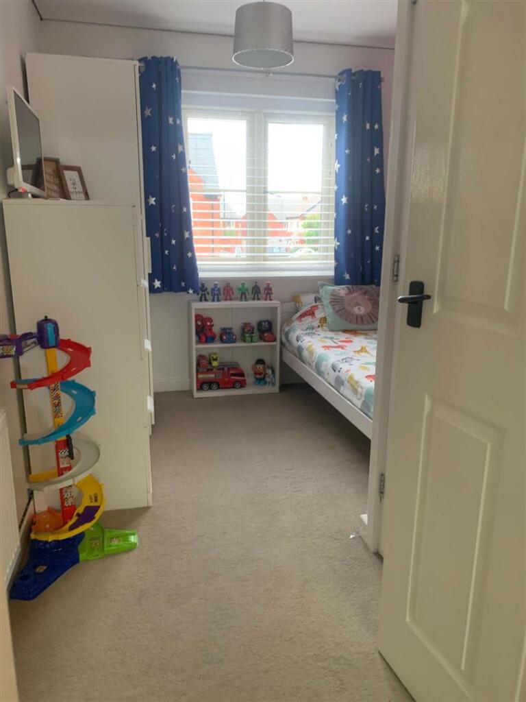 House in Gloucester - View 5