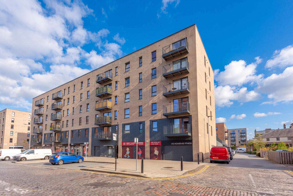 Main image of property: 19/17 Salamander Place, Edinburgh, EH6 7JJ