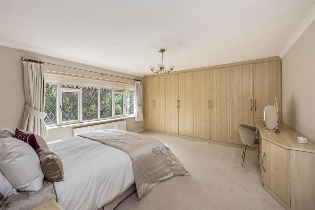 House in Worthing, Goring-by-Sea - More
