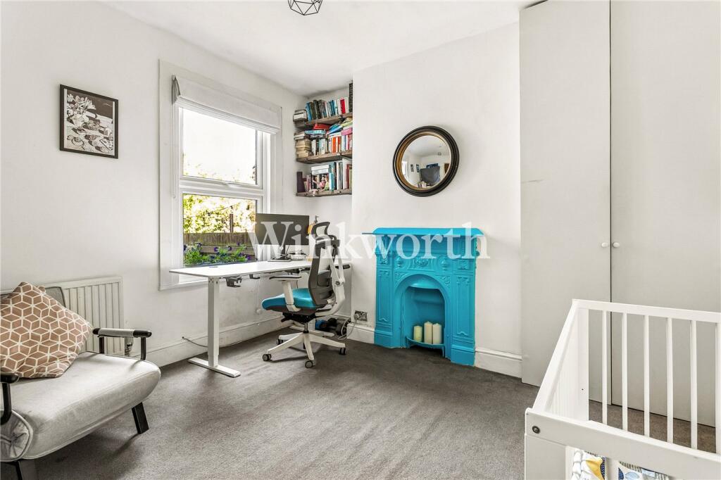 Apartment in London - View 5