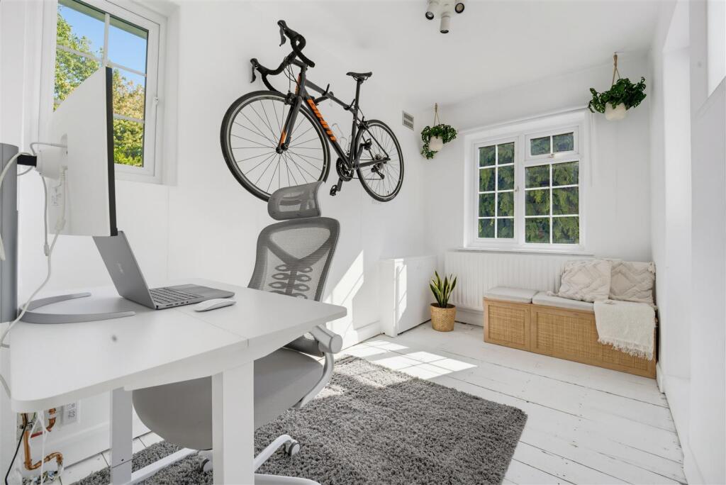 Apartment in London - More