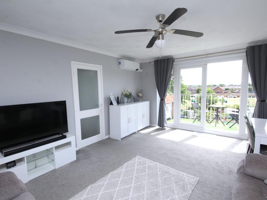 429 Wimborne Road, Oakdale, POOLE, BH15 photo 4