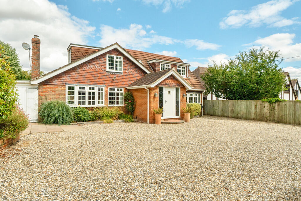 Main image of property: Manor Farm Lane, Tidmarsh, Reading, Berkshire, RG8
