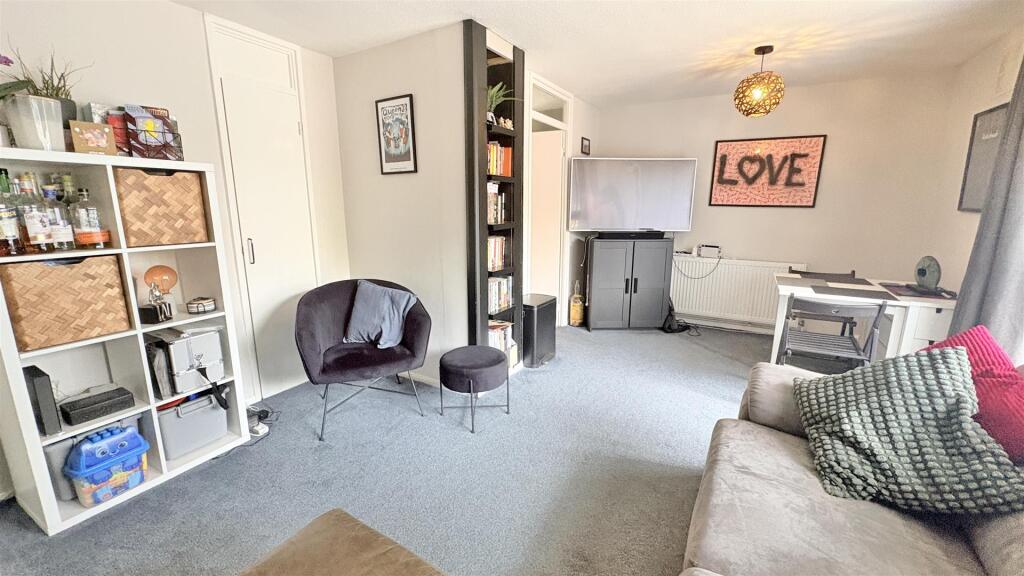 Apartment in Birmingham, Sparkhill - View 2
