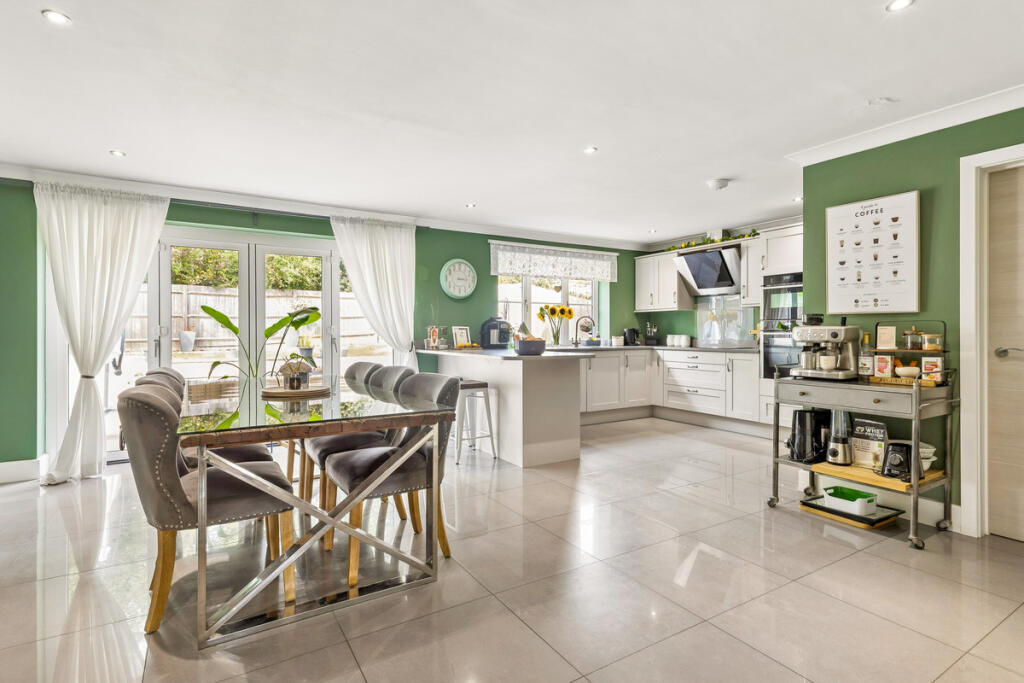 House in Redhill - View 2