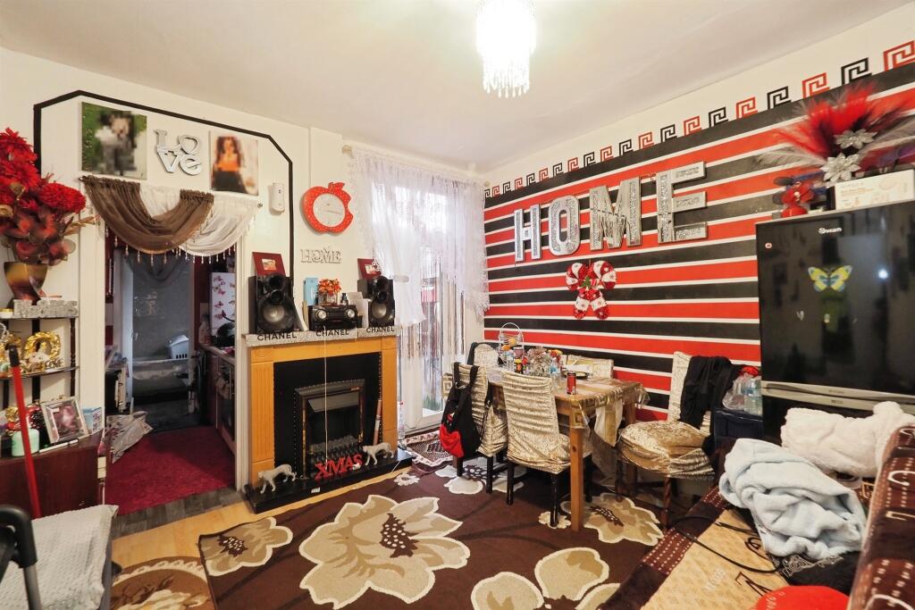 House in Nottingham, Radford - More