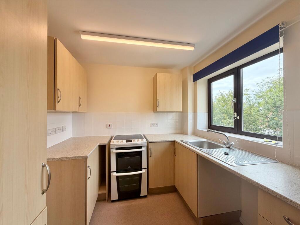 Apartment in Milton Keynes - View 4