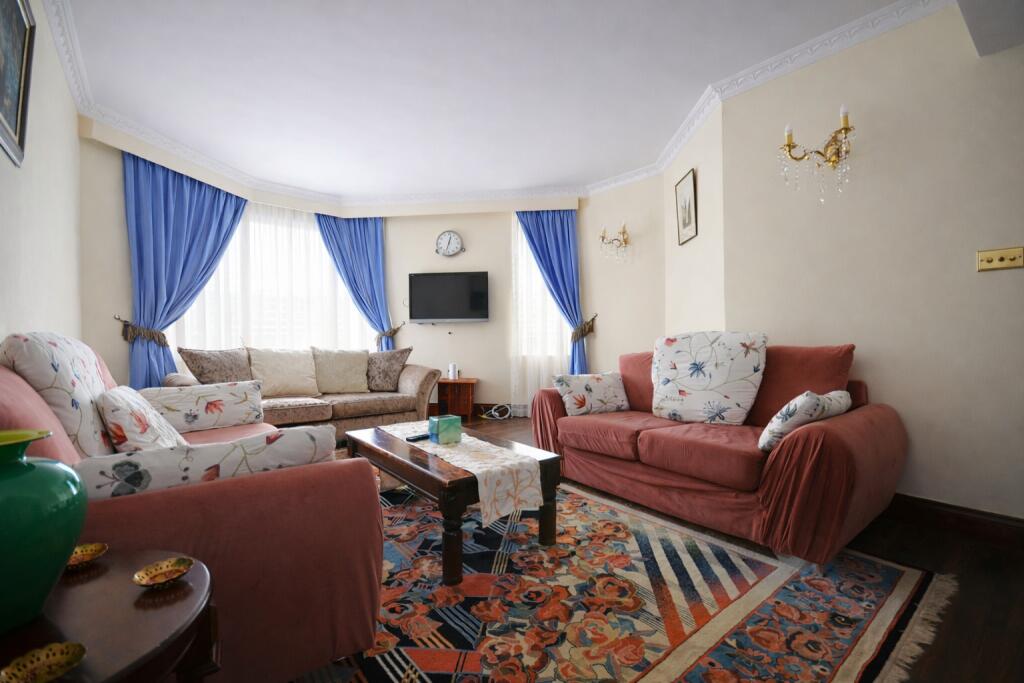 3 bedroom semi-detached house for rent