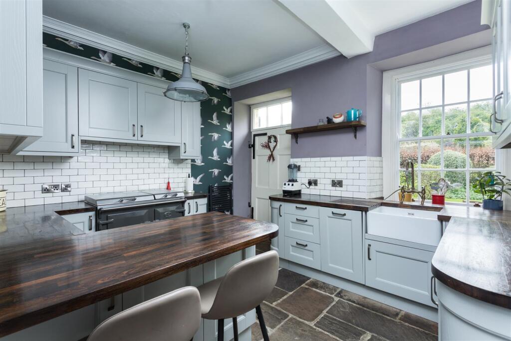House in Leeds, Castley - View 3