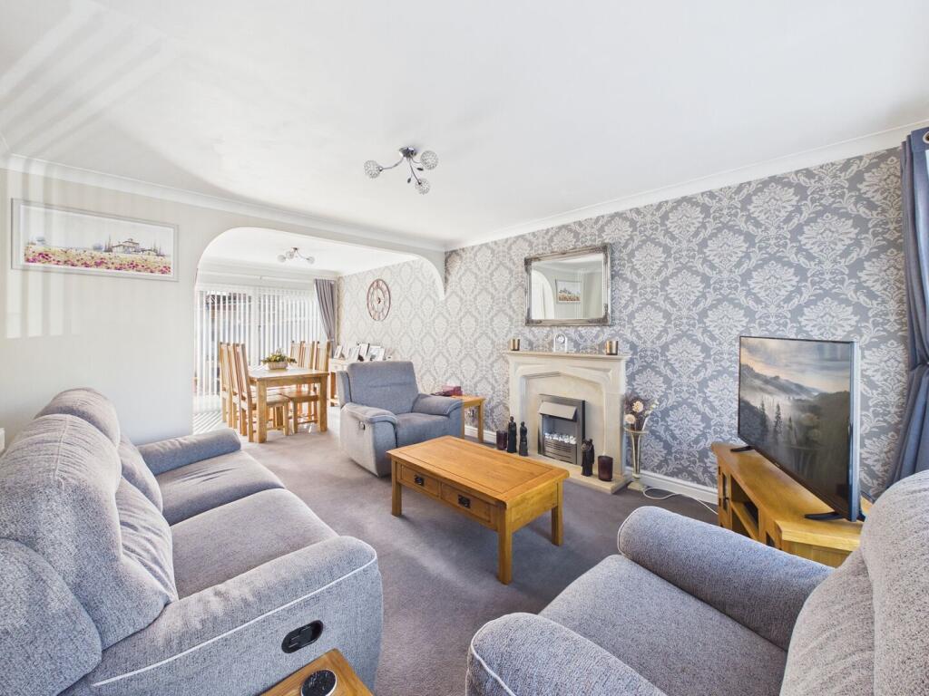 House in Newport - View 2