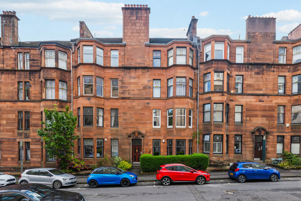 Main image of property: 1/2, 10 Hyndland Avenue, Hyndland, G11 5BW