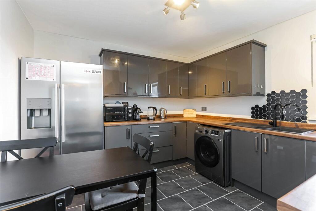 Apartment in Motherwell, South Lanarkshire - View 5