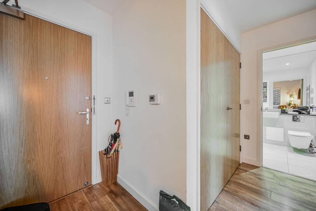 Apartment in London - More