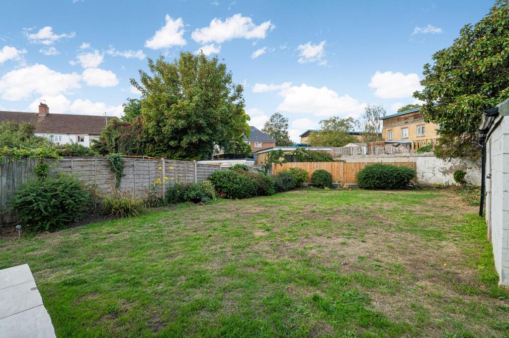 House in London - View 3