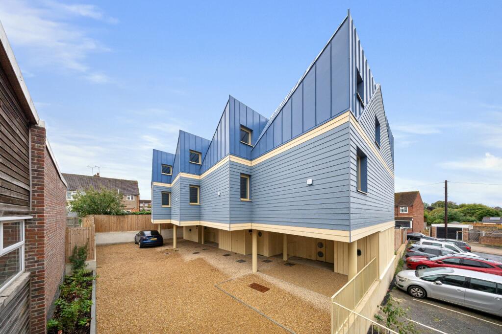 Main image of property: Goldsmith Mews, Gravesend, Kent, DA12