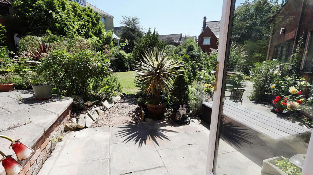 House in Glastonbury, Somerset - View 5