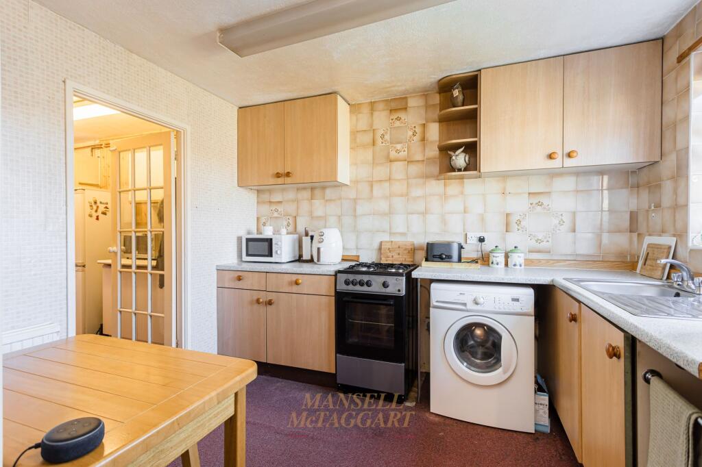 House in Crawley, Ifield - View 4