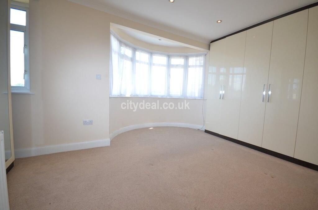 House in London - View 5