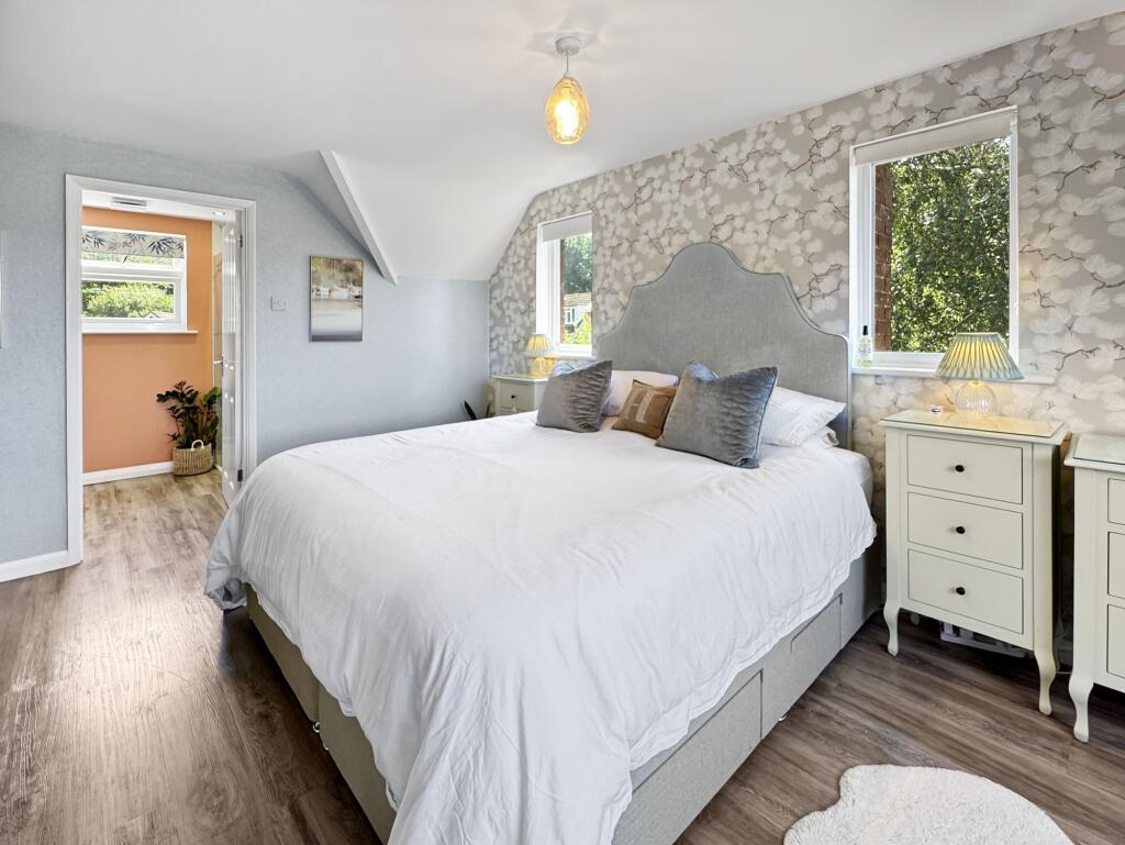 House in Ryde, Wootton Bridge - View 6