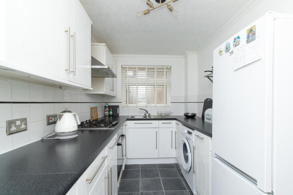 Apartment in Canterbury - View 3