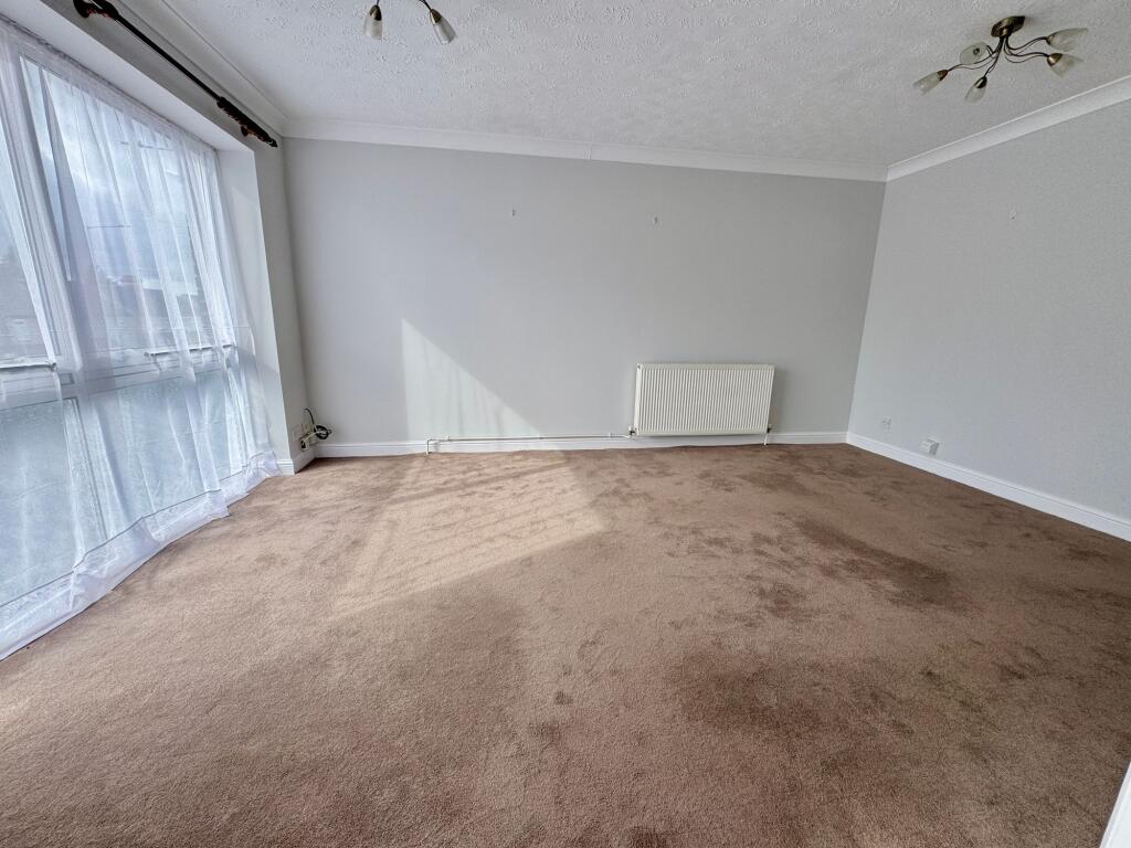 Apartment in Dunstable, Central Bedfordshire - More