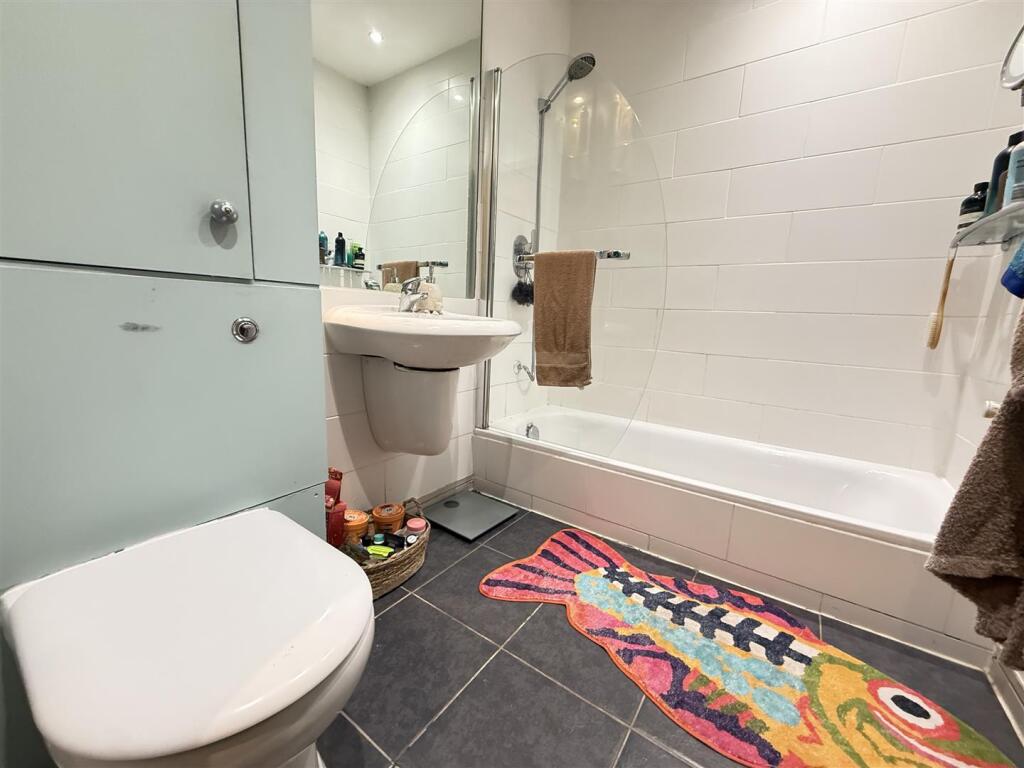 Apartment in Manchester, Trinity, City Centre - More