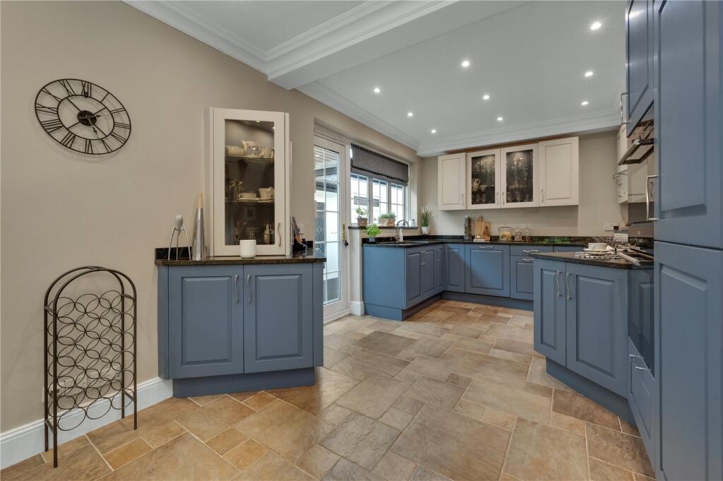 St. Leonards Road, Claygate, Esher, Surrey, KT10 - View 5