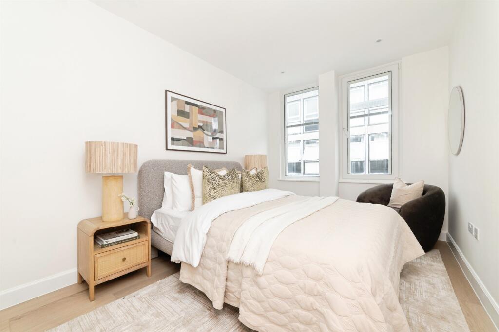 Apartment in Stevenage, Hertfordshire - View 3