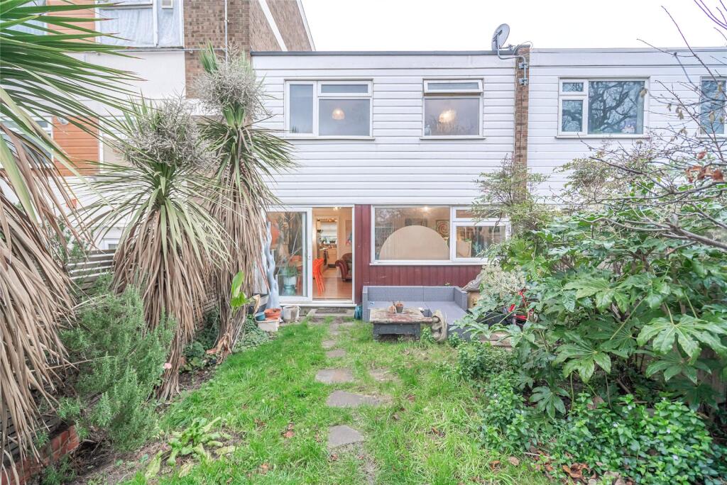 Main image of property: Muswell Avenue, London, N10