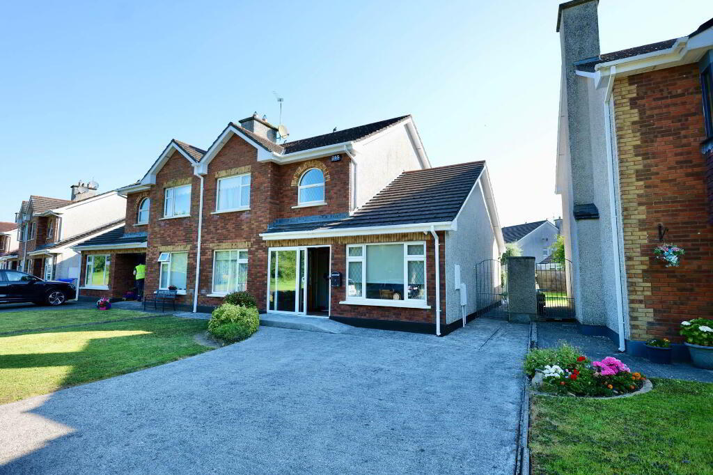 Main image of property: 16 Meadow Vale, Charleville
