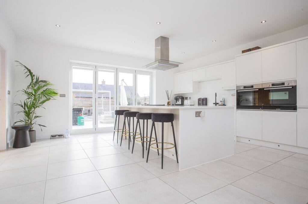 House in South Kesteven, Woodland Rise, Langtoft - View 2