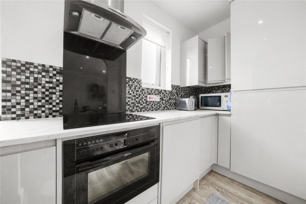 Apartment in London - View 3