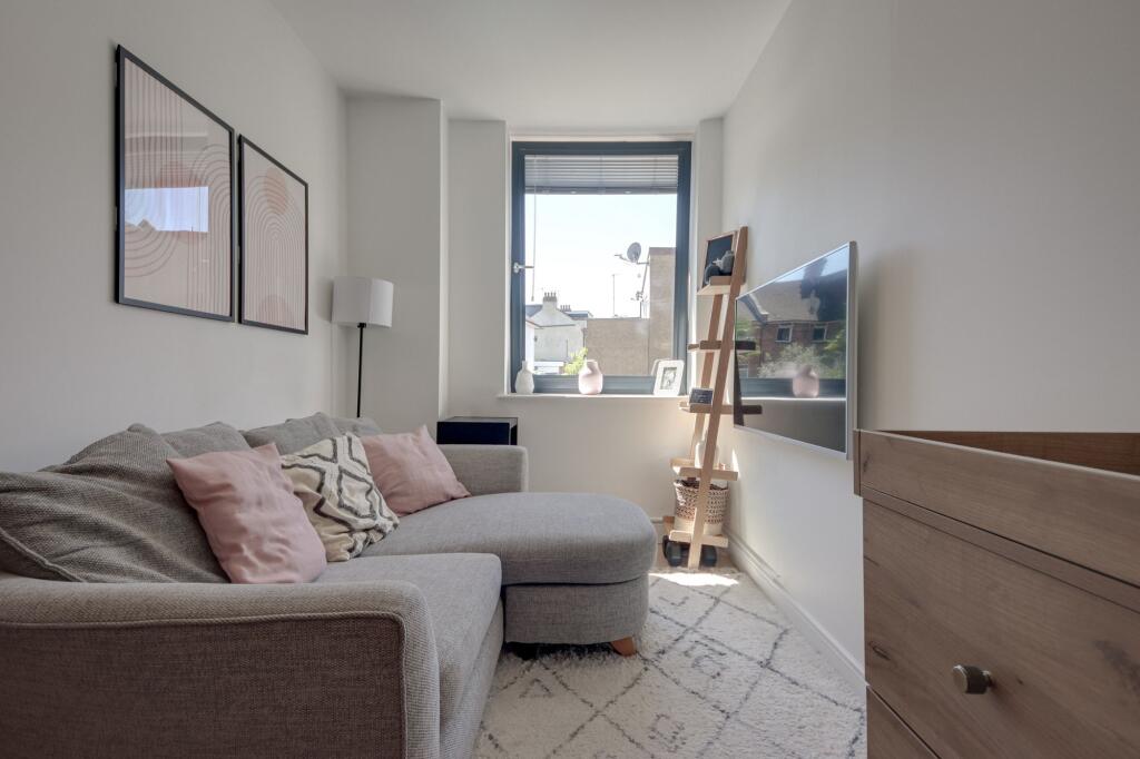 Apartment in Watford - More