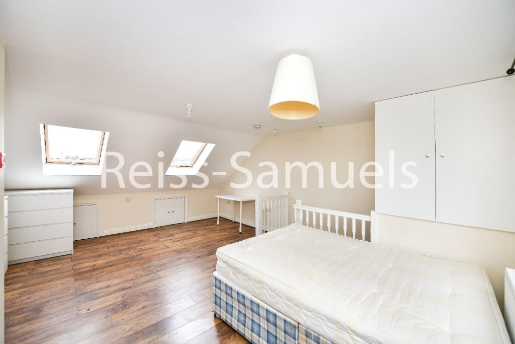 6 bedroom semi-detached house for rent