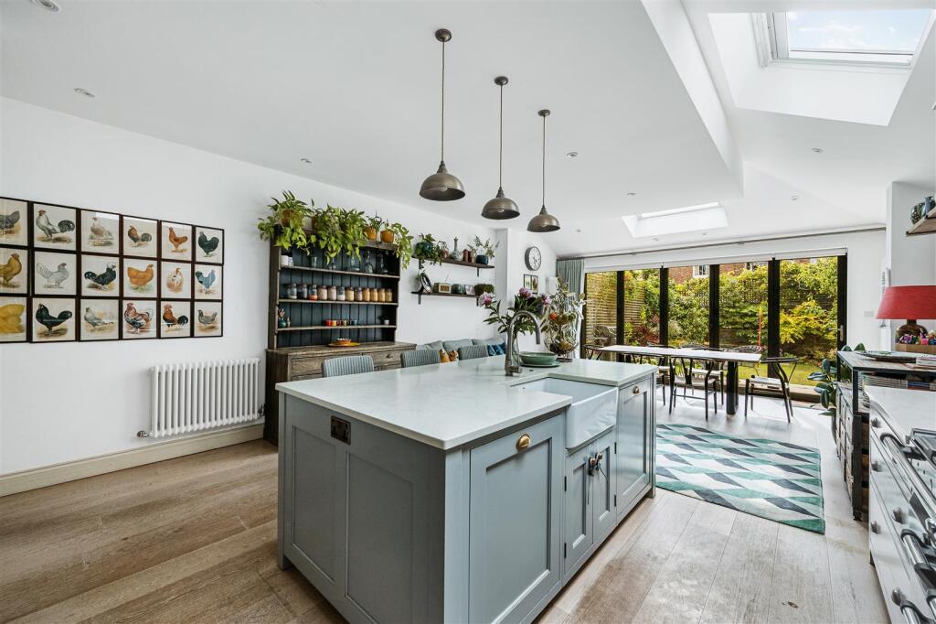 House in London - View 2