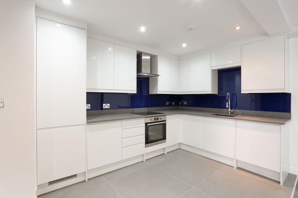 Apartment in London - More