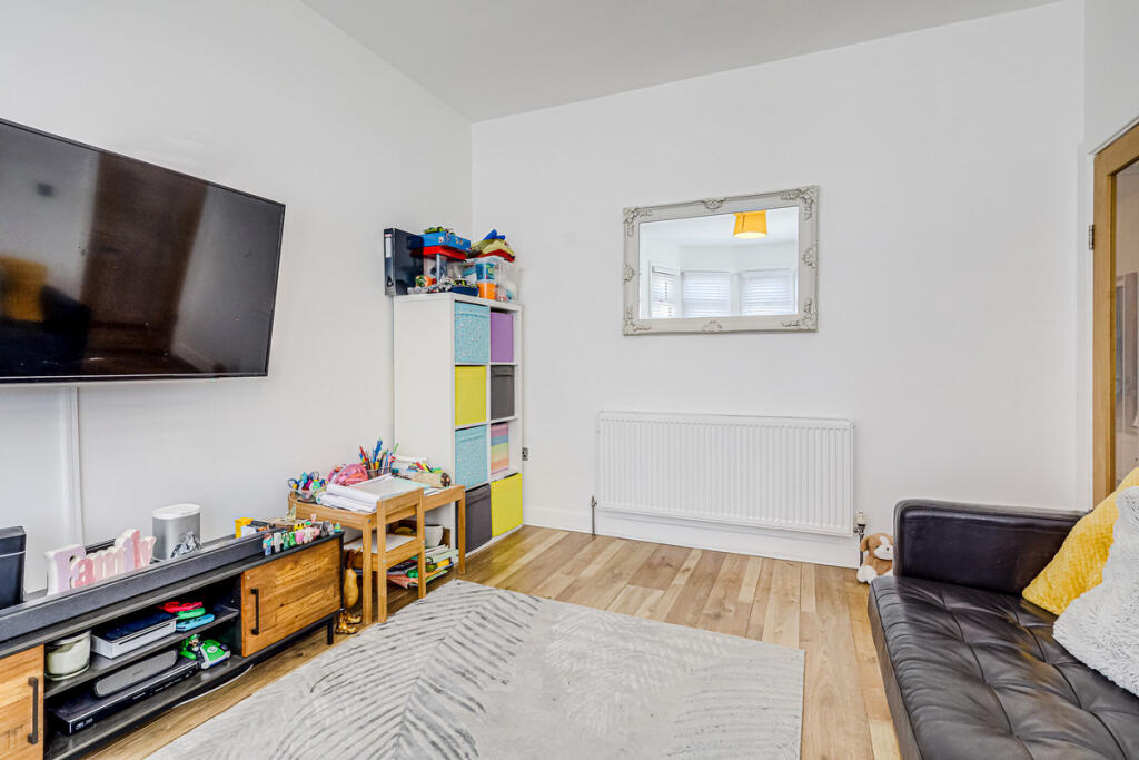 House in Southend-on-Sea, Westcliff-on-Sea - View 5