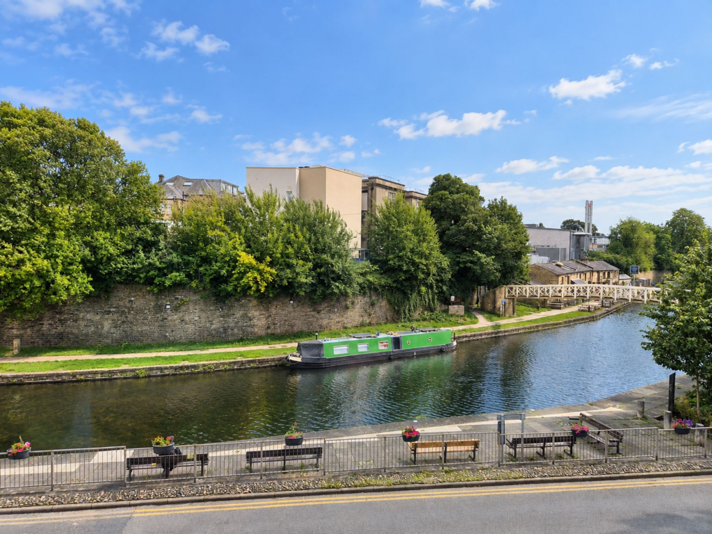 Apartment in Lancaster, Greaves - View 2