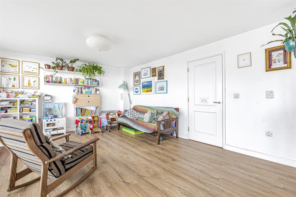 Palmers Road, London - View 4