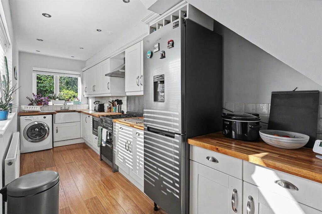 House in Nottingham, Nottinghamshire - More