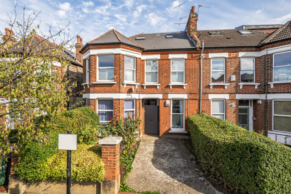 2-bed flat on Fordwych Road, London, £475,000