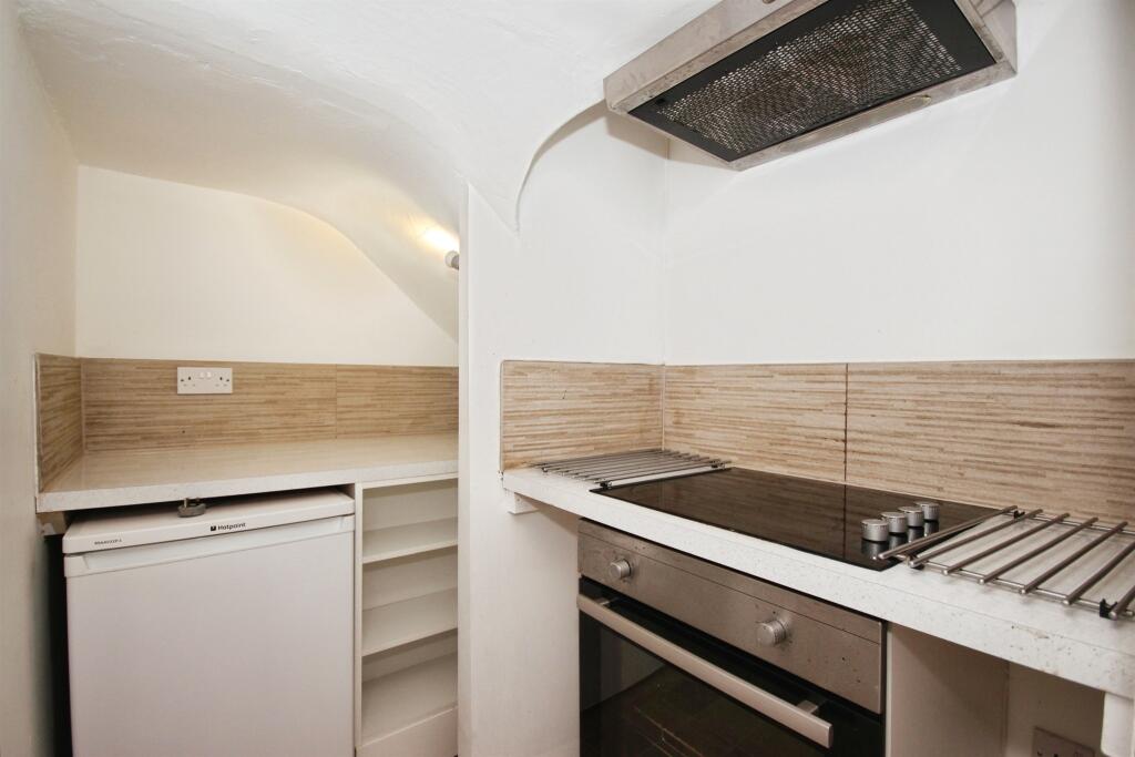 Apartment in Warwick, Royal Leamington Spa - View 5