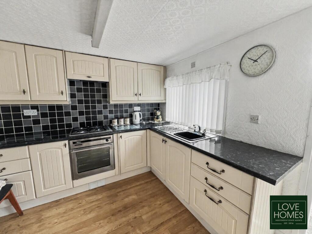 Austin Way, Carr Bridge Residential Park, Blackpool, Lancashire, FY4 5RQ photo 3