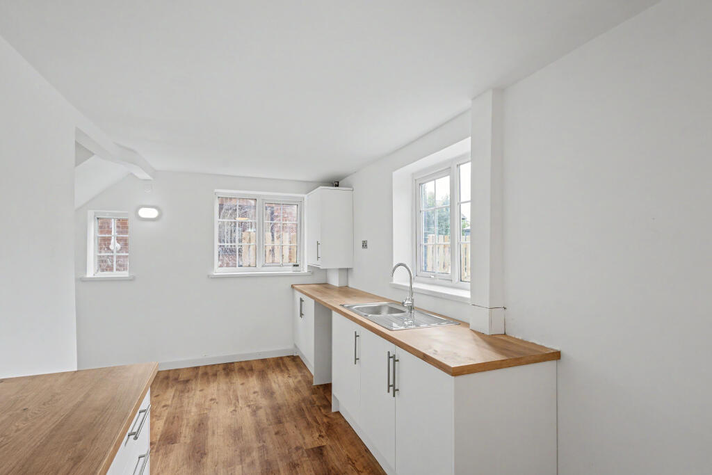 House in Wakefield - View 4