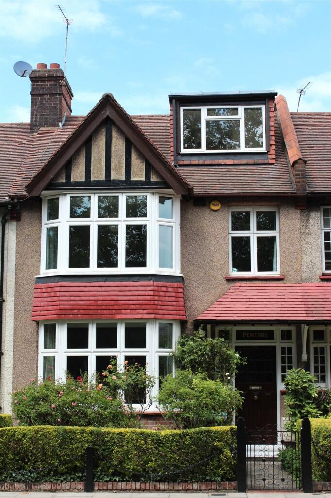 House in London - View 2