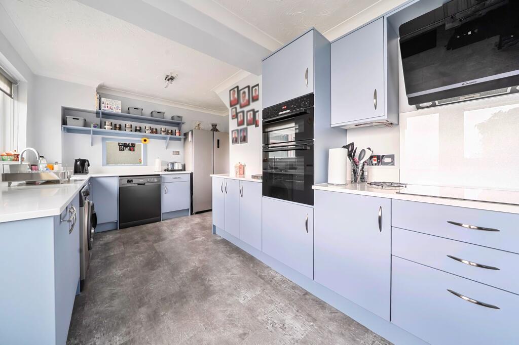 Mountbatten Close, Thetford, IP24 photo 3