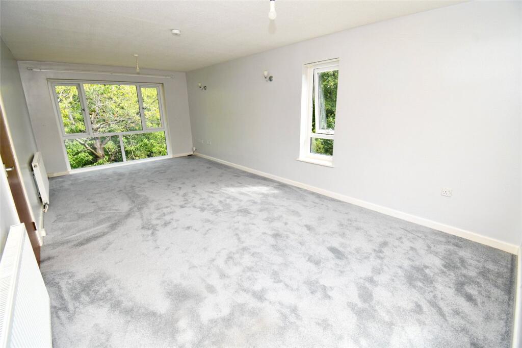 Apartment in Wirral, Liverpool City Region - View 3