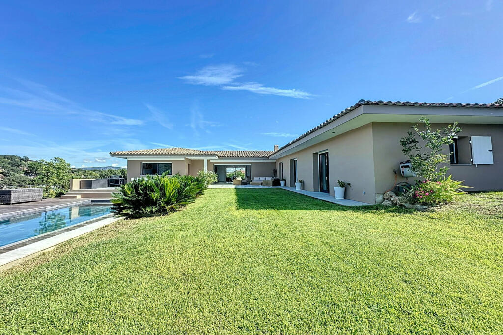 Main image of property: Provence-Alps-Cote d`Azur, Var, Cogolin