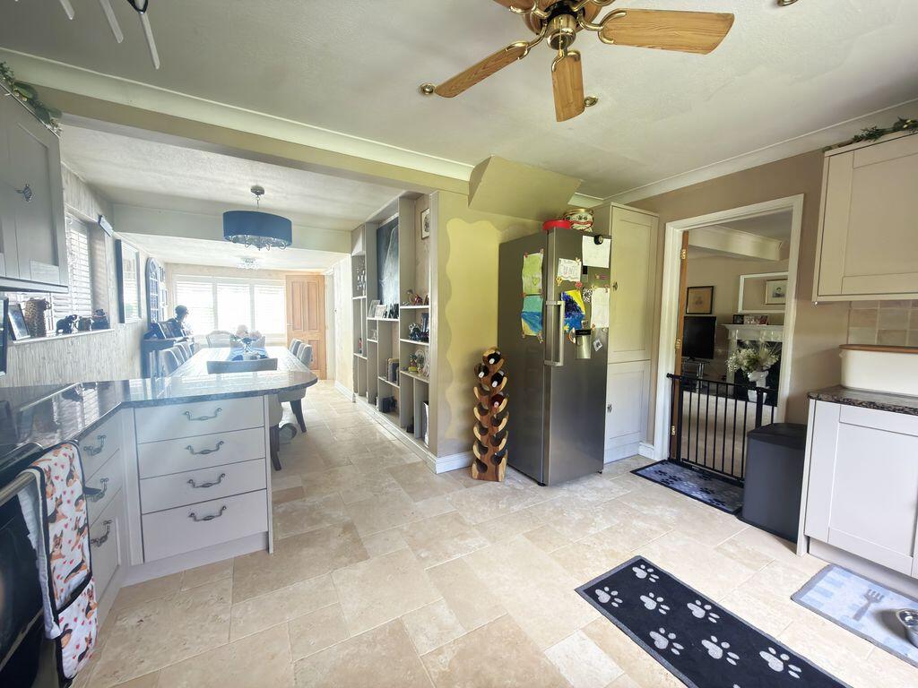 Strathavon Close, Cranleigh - More