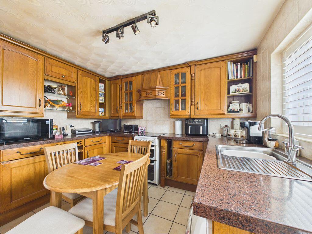 House in Gloucester - View 5